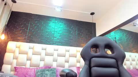 Snapshot of salo_heavenn chatting on 02/14/25, 06:08 salome online show from 02/14/25, 06:08