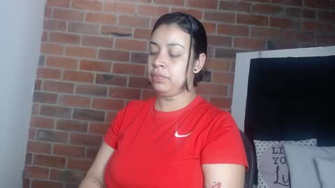 Snapshot of salome__hills chatting on 01/08/25, 12:37 online show from 01/08/25, 12:37