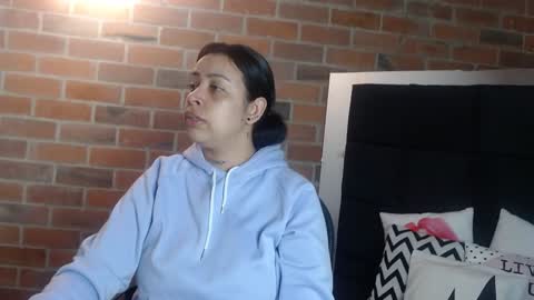 Snapshot of salome__hills chatting on 01/14/25, 02:32 online show from 01/14/25, 02:32