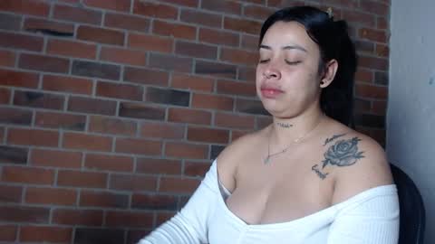 Snapshot of salome__hills chatting on 01/25/25, 10:50 online show from 01/25/25, 10:50