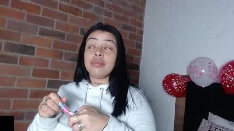 Snapshot of salome__hills chatting on 02/14/25, 06:02 online show from 02/14/25, 06:02