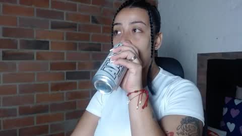 Snapshot of salome__palmer chatting on 05/24/26, 05:34 online show from 05/24/26, 05:34