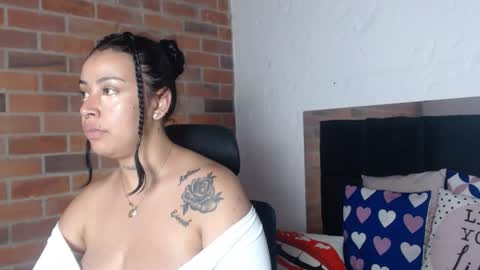 Snapshot of salome__palmer chatting on 05/25/26, 10:38 online show from 05/25/26, 10:38