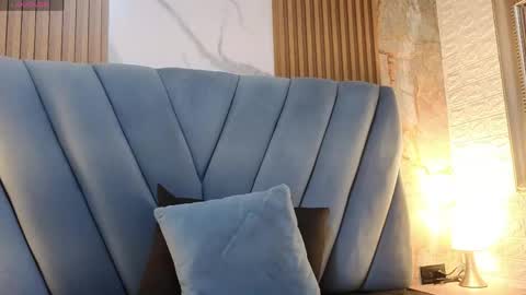 salome_cruxx online show from 04/15/26, 12:01