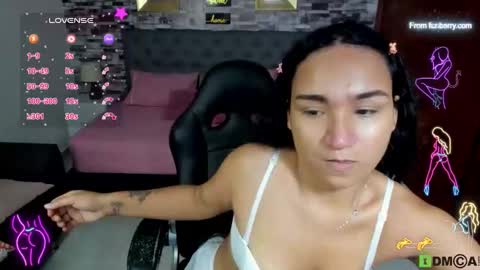 Snapshot of salome_rojas_ chatting on 02/19/26, 11:23 Salome online show from 02/19/26, 11:23