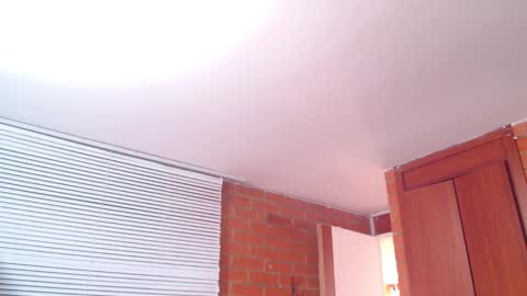 Snapshot of salome_sw chatting on 02/21/25, 10:04 SAMANTHA online show from 02/21/25, 10:04