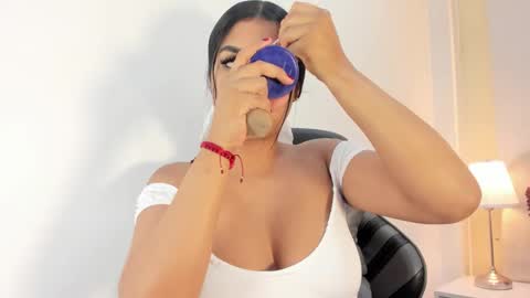   online show from 11/16/25, 02:00