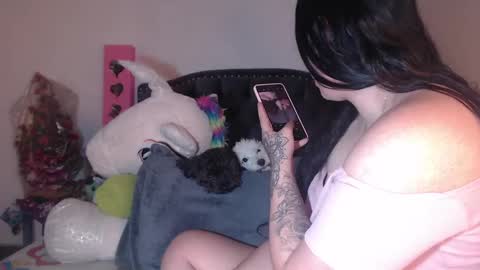 yenny online show from 02/05/25, 04:06