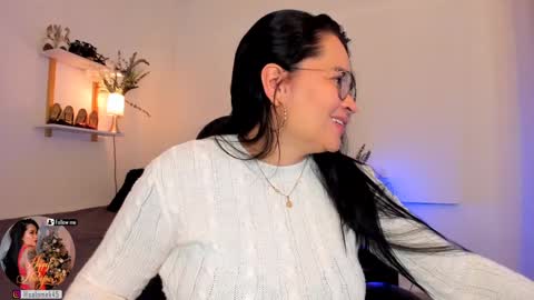 Snapshot of salomekross_ chatting on 01/08/25, 04:23 Salome Kross online show from 01/08/25, 04:23