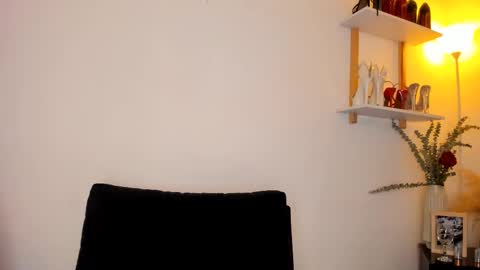 Snapshot of salomekross_ chatting on 02/26/25, 07:53 Salome Kross online show from 02/26/25, 07:53