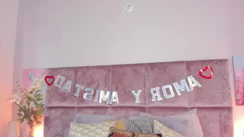 Snapshot of salomesimos1 chatting on 02/14/25, 05:36 Salome online show from 02/14/25, 05:36
