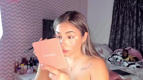 Salome online show from 02/08/25, 01:54