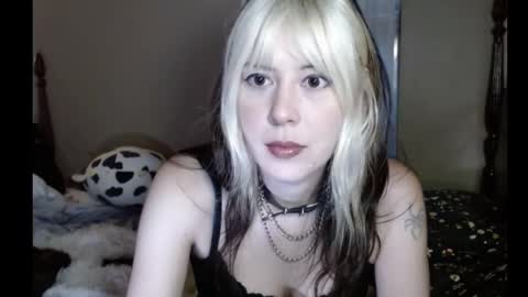 Snapshot of salted_carmen chatting on 10/25/25, 10:59 Carmen online show from 10/25/25, 10:59