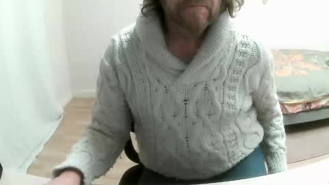 Snapshot of saltimbanquier chatting on 02/10/25, 12:50 Saltimbanquier Salt ou Banquier online show from 02/10/25, 12:50