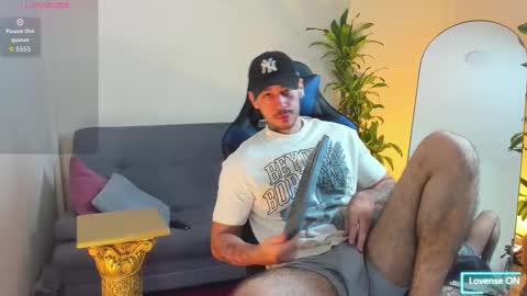Snapshot of salvatore_costa chatting on 09/25/25, 02:59 Salvatore online show from 09/25/25, 02:59