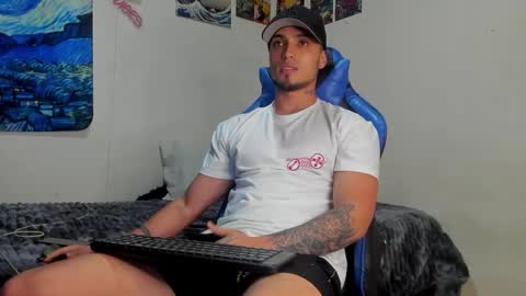   online show from 10/22/25, 01:28