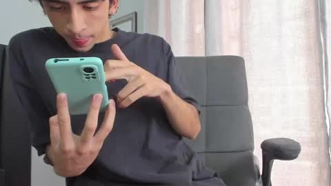 Snapshot of salvatore_monterey chatting on 02/12/25, 02:54 salvatore online show from 02/12/25, 02:54