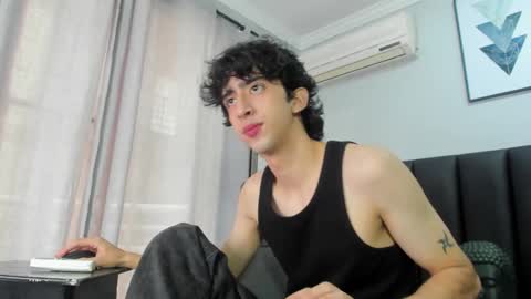 Snapshot of salvatore_monterey chatting on 02/15/25, 02:44 salvatore online show from 02/15/25, 02:44