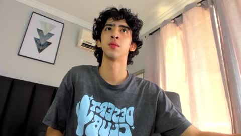 Snapshot of salvatore_monterey chatting on 02/28/25, 02:09 salvatore online show from 02/28/25, 02:09