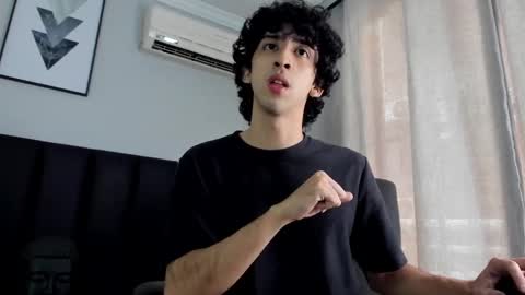 Snapshot of salvatore_monterey chatting on 03/04/25, 02:32 salvatore online show from 03/04/25, 02:32