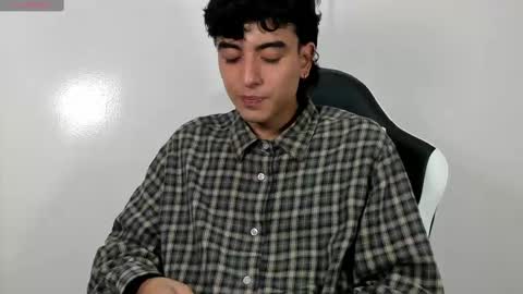 salvatore_montt online show from 03/01/25, 06:03