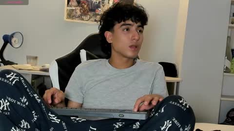 salvatore_montt online show from 03/04/25, 05:11