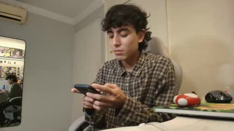 salvatore_montt online show from 11/23/25, 10:31