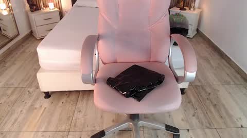 Snapshot of sam_mansson66 chatting on 01/25/25, 12:05 SAM MANSON online show from 01/25/25, 12:05