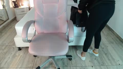 Snapshot of sam_mansson66 chatting on 02/07/25, 12:06 SAM MANSON online show from 02/07/25, 12:06