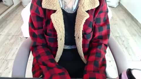 Snapshot of sam_mansson66 chatting on 02/15/25, 12:11 SAM MANSON online show from 02/15/25, 12:11