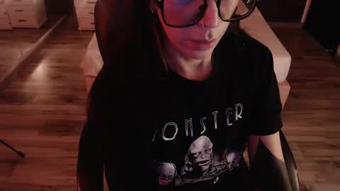 Snapshot of sam_mansson66 chatting on 10/03/25, 01:30 SAM MANSON online show from 10/03/25, 01:30