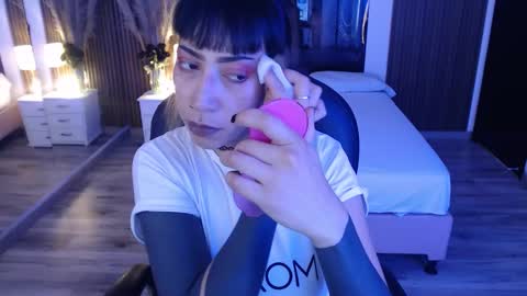 Snapshot of sam_mansson66 chatting on 10/23/25, 01:10 SAM MANSON online show from 10/23/25, 01:10