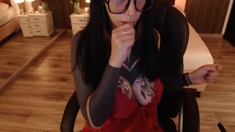 Snapshot of sam_mansson66 chatting on 10/31/25, 02:18 SAM MANSON online show from 10/31/25, 02:18