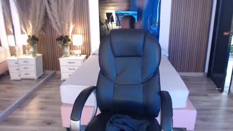 Snapshot of sam_mansson66 chatting on 11/10/25, 03:11 SAM MANSON online show from 11/10/25, 03:11