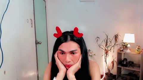 Snapshot of sam_mitinair chatting on 12/11/24, 12:12 sam online show from 12/11/24, 12:12