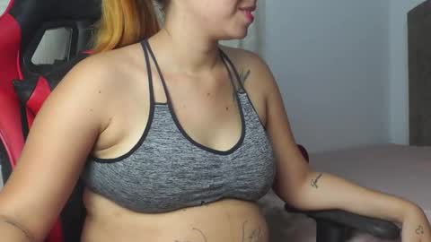 Snapshot of sam_robert17 chatting on 02/06/26, 01:32 Samantha Roberts online show from 02/06/26, 01:32