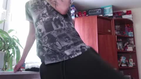 sam_skywalker online show from 04/17/26, 07:00