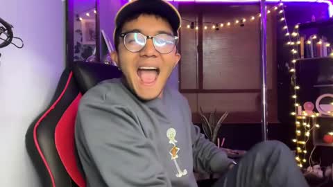 SAMUEL THOMPSON online show from 12/31/24, 04:46