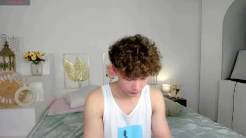 Snapshot of samanie_ chatting on 09/29/25, 03:17 Sam online show from 09/29/25, 03:17