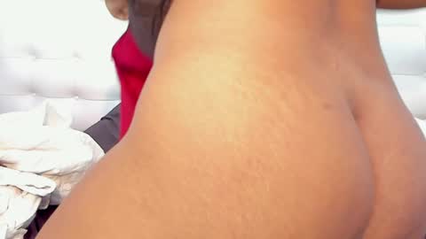 Snapshot of samanta_joness chatting on 12/04/24, 04:43 Sofia online show from 12/04/24, 04:43