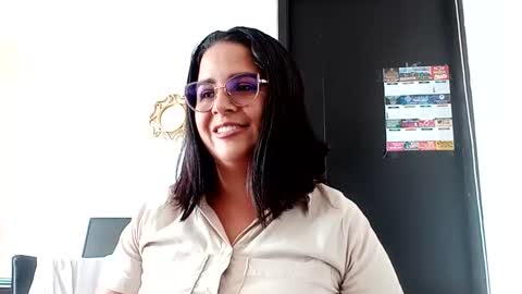 SAMANTA OWEN online show from 11/05/25, 09:04