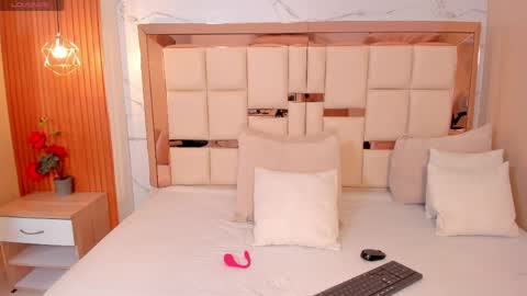 samantha   online show from 04/24/26, 04:15