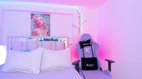 Samanta online show from 11/24/25, 02:17