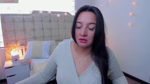 Snapshot of samanta_sweet320 chatting on 01/14/26, 02:01 samanta sweet online show from 01/14/26, 02:01