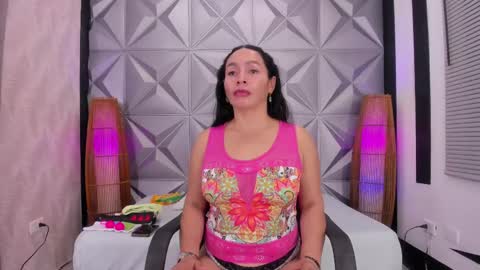 Snapshot of samantawow1 chatting on 02/18/25, 11:11 samantawow1 online show from 02/18/25, 11:11