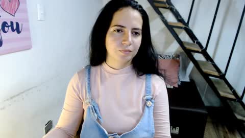 Snapshot of samantha2girl chatting on 01/04/25, 02:03 samantha online show from 01/04/25, 02:03