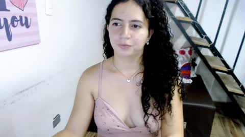 Snapshot of samantha2girl chatting on 01/31/25, 01:43 samantha online show from 01/31/25, 01:43