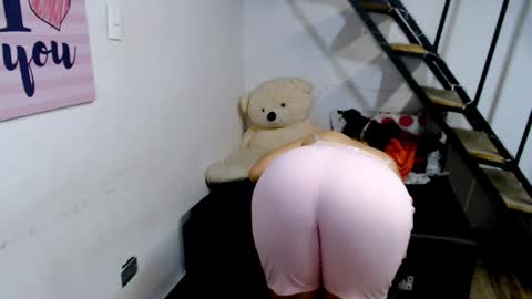 Snapshot of samantha2girl chatting on 02/04/25, 01:45 samantha online show from 02/04/25, 01:45
