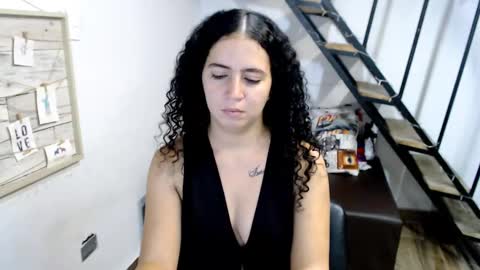 Snapshot of samantha2girl chatting on 02/14/25, 01:02 samantha online show from 02/14/25, 01:02