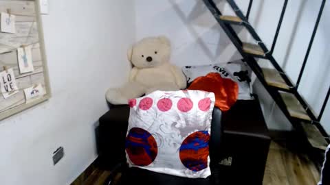 Snapshot of samantha2girl chatting on 02/16/25, 03:04 samantha online show from 02/16/25, 03:04